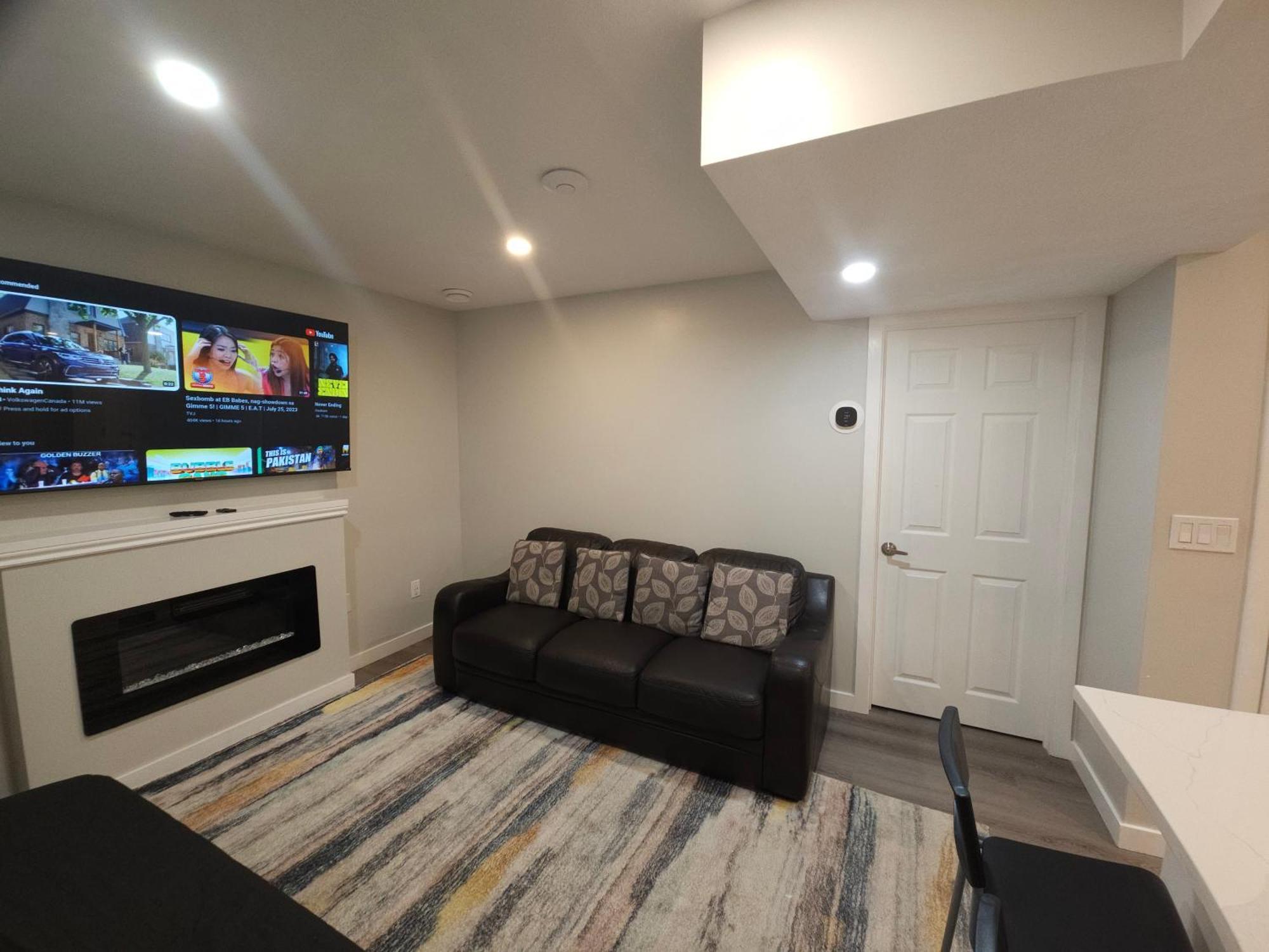 Cozy 2 Bedroom Suite, Queen Beds, Near The Airport Edmonton Exterior foto